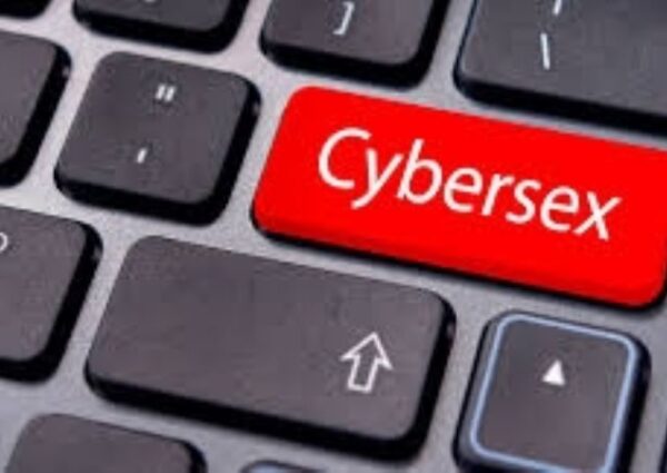 Según una investigación cuatro de cada 10 jóvenes en el país practican sexo virtual