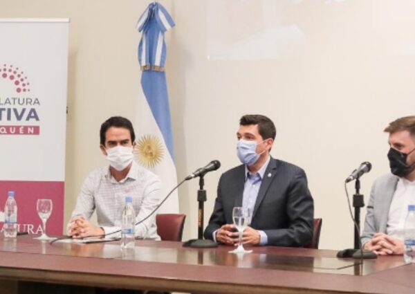 Nuestro títular junto al Vicegobernador de la Provincia del Neuquén