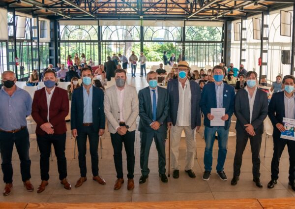 Firma de Convenio con ocho Municipios