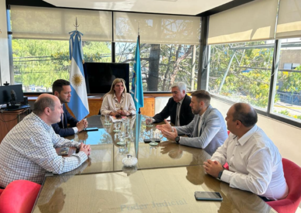 Grooming Argentina y el TSJ de Chubut unidos por la protección infantil digital.