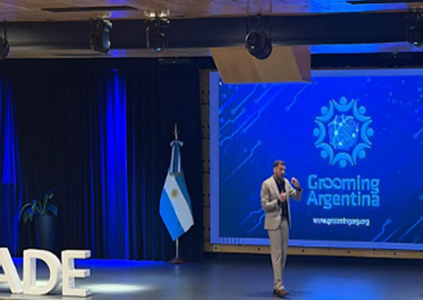 UADE: FORMACIÓN EN PREVENCIÓN DE VIOLENCIAS DIGITALES.